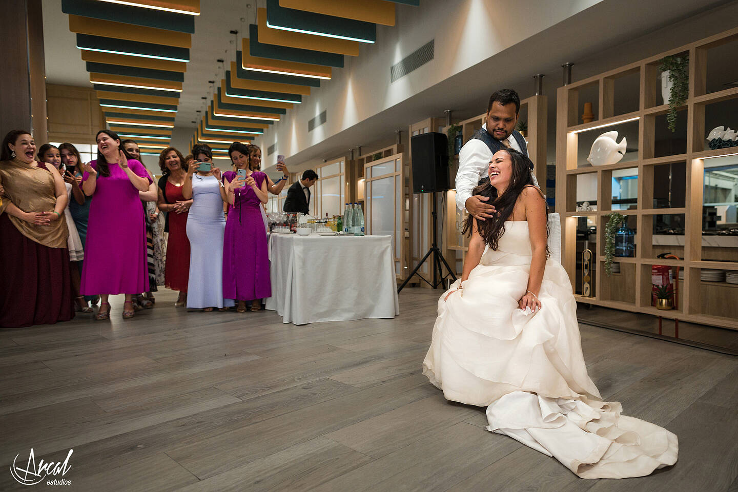 382_Deliana-y-Omar_Fotografía-de-Boda-hotel-meliá-alicante-casamiento-parroquía-santa-maría-de-alicante-fotos-boda-santa-cruz
