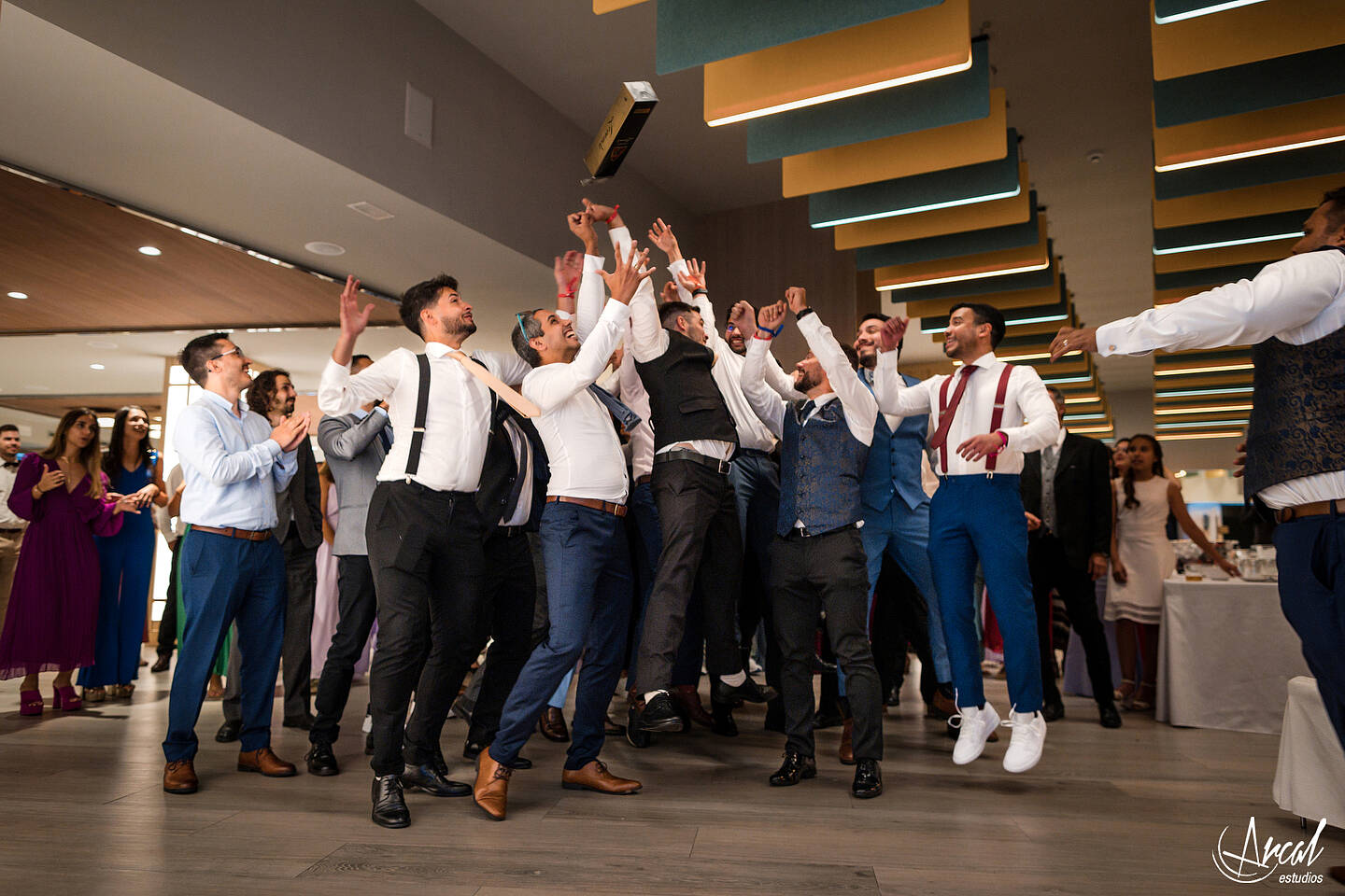 391_Deliana-y-Omar_Fotografía-de-Boda-hotel-meliá-alicante-casamiento-parroquía-santa-maría-de-alicante-fotos-boda-santa-cruz