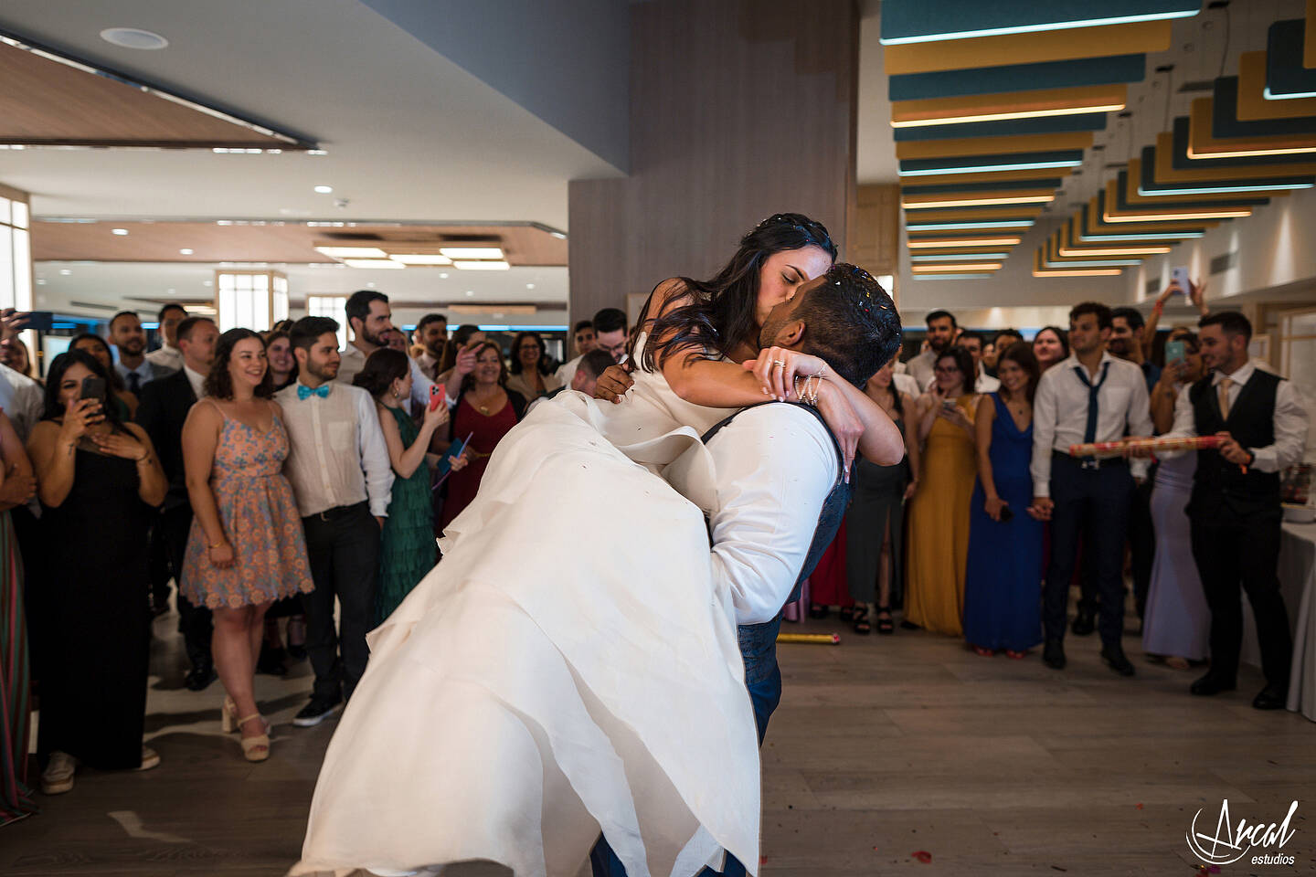 397_Deliana-y-Omar_Fotografía-de-Boda-hotel-meliá-alicante-casamiento-parroquía-santa-maría-de-alicante-fotos-boda-santa-cruz