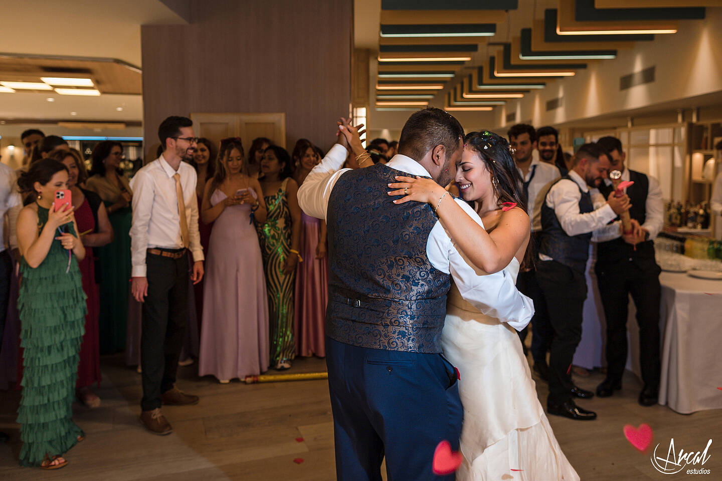 398_Deliana-y-Omar_Fotografía-de-Boda-hotel-meliá-alicante-casamiento-parroquía-santa-maría-de-alicante-fotos-boda-santa-cruz