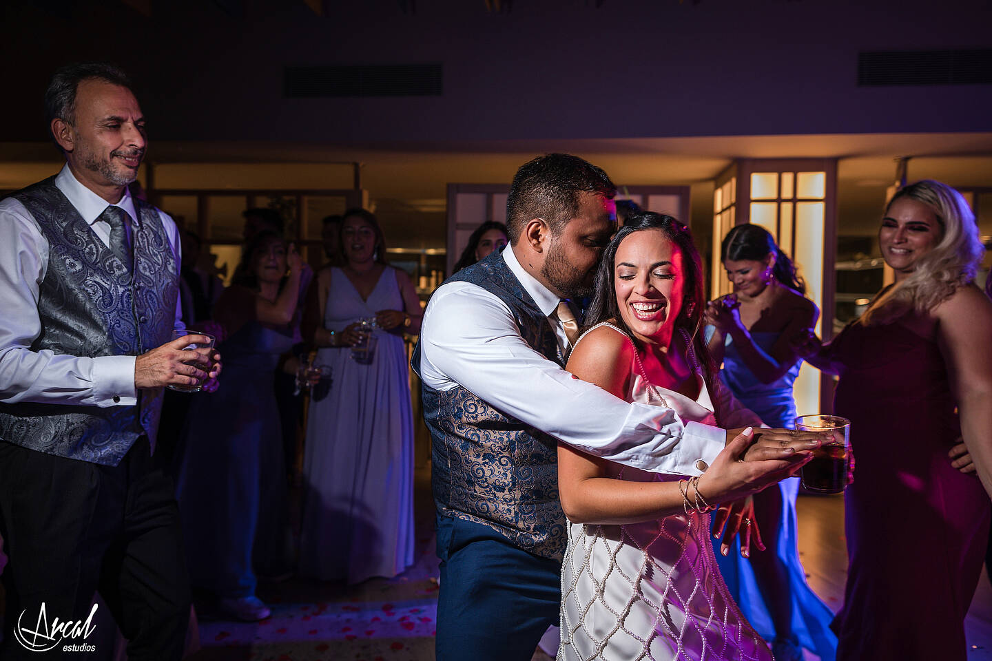 443_Deliana-y-Omar_Fotografía-de-Boda-hotel-meliá-alicante-casamiento-parroquía-santa-maría-de-alicante-fotos-boda-santa-cruz