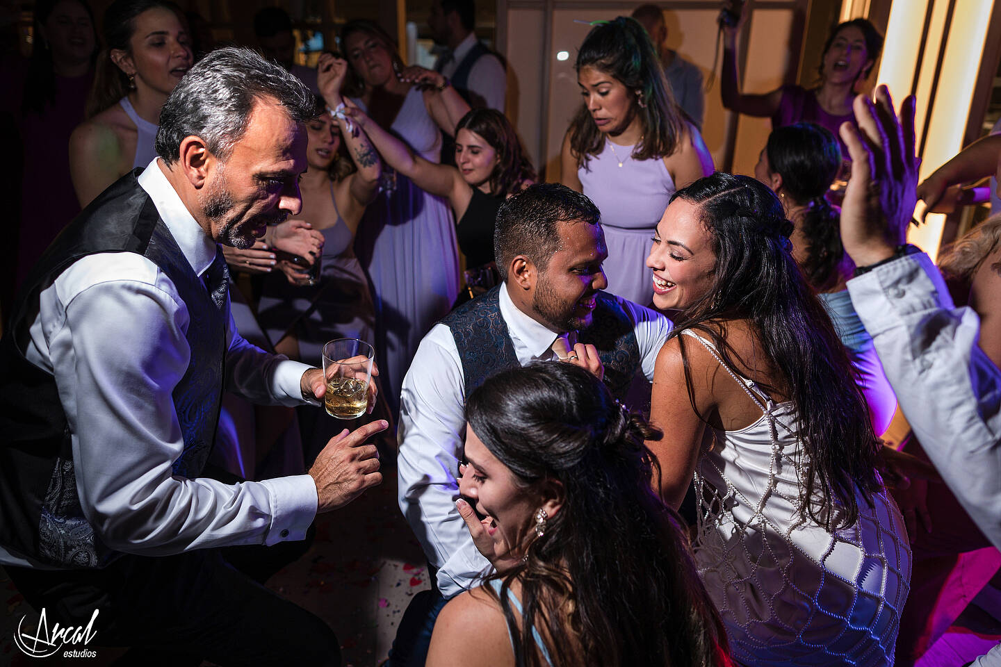 444_Deliana-y-Omar_Fotografía-de-Boda-hotel-meliá-alicante-casamiento-parroquía-santa-maría-de-alicante-fotos-boda-santa-cruz