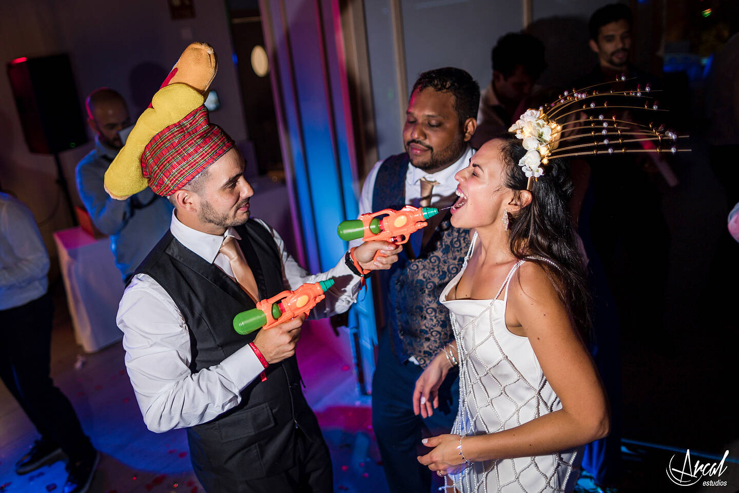 458_Deliana-y-Omar_Fotografía-de-Boda-hotel-meliá-alicante-casamiento-parroquía-santa-maría-de-alicante-fotos-boda-santa-cruz