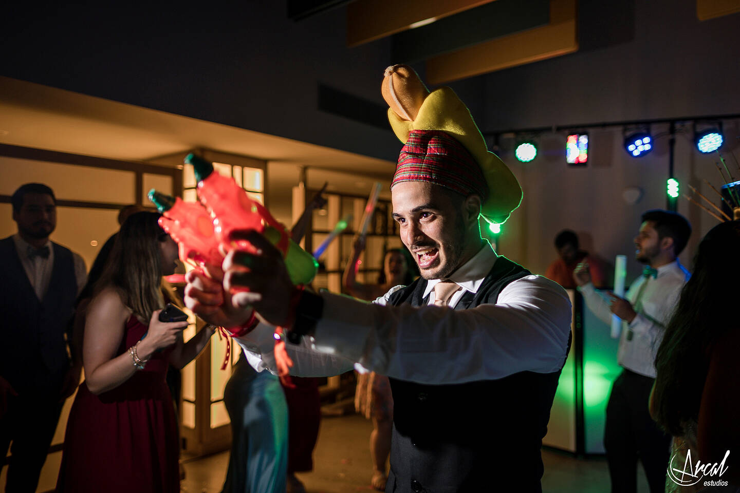 459_Deliana-y-Omar_Fotografía-de-Boda-hotel-meliá-alicante-casamiento-parroquía-santa-maría-de-alicante-fotos-boda-santa-cruz
