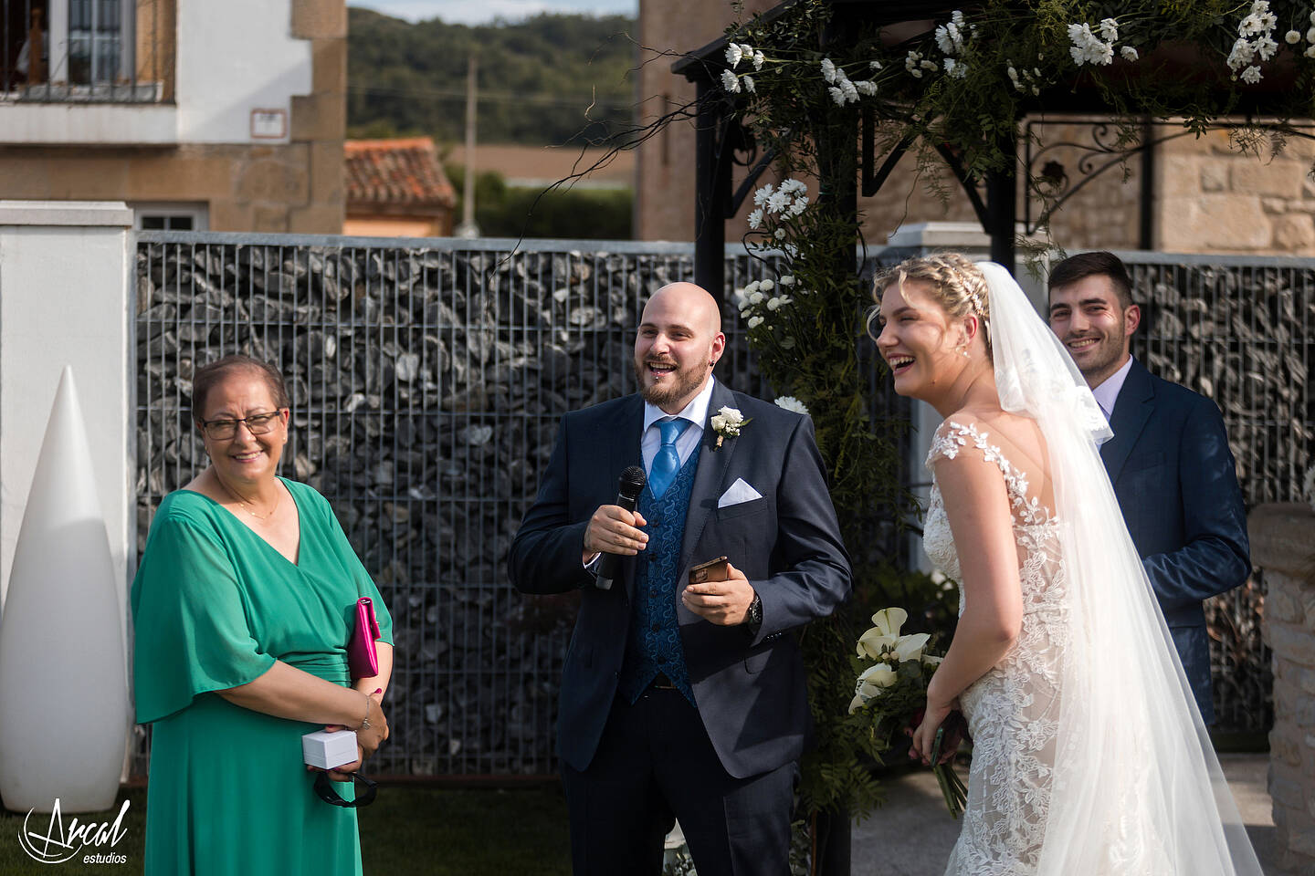 033_Alinushka Alina y Javier y katia la hija - CAsa de él Villalba de la rioja, casa de ella Haro, restaurante casa lola en BerantevillaA
