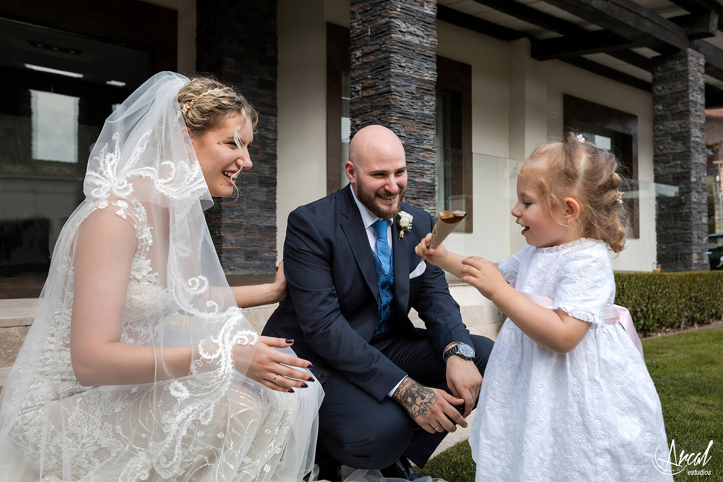 039_Alinushka Alina y Javier y katia la hija - CAsa de él Villalba de la rioja, casa de ella Haro, restaurante casa lola en Berantevilla