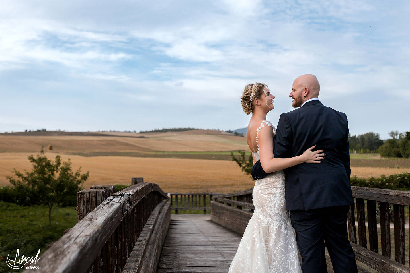 051_Alinushka Alina y Javier y katia la hija - CAsa de él Villalba de la rioja, casa de ella Haro, restaurante casa lola en BerantevillaA