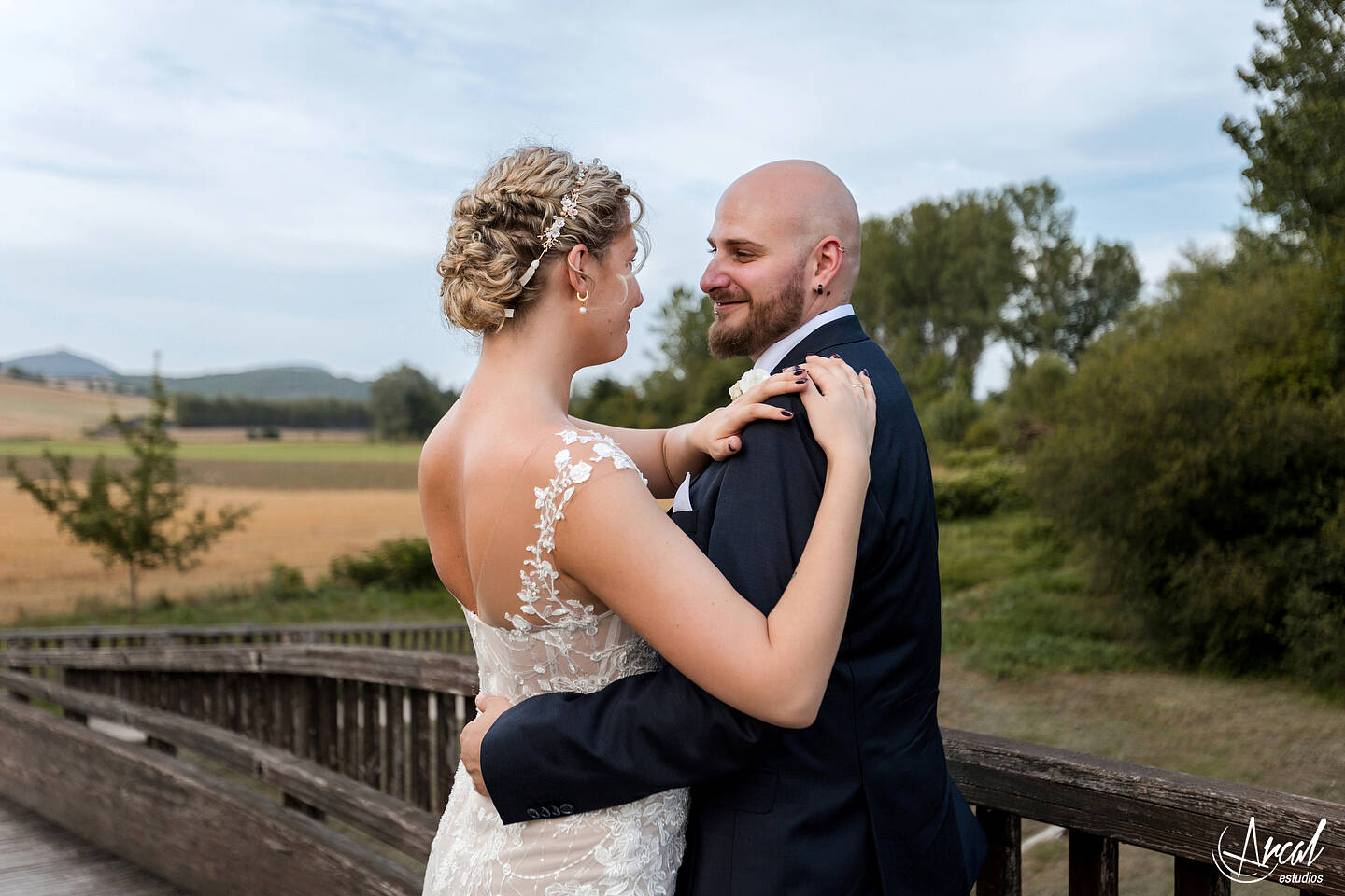 052_Alinushka Alina y Javier y katia la hija - CAsa de él Villalba de la rioja, casa de ella Haro, restaurante casa lola en Berantevilla