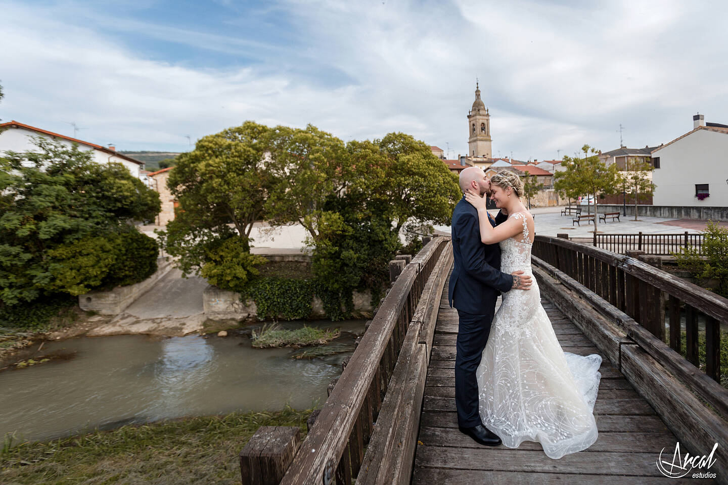 053_Alinushka Alina y Javier y katia la hija - CAsa de él Villalba de la rioja, casa de ella Haro, restaurante casa lola en Berantevilla