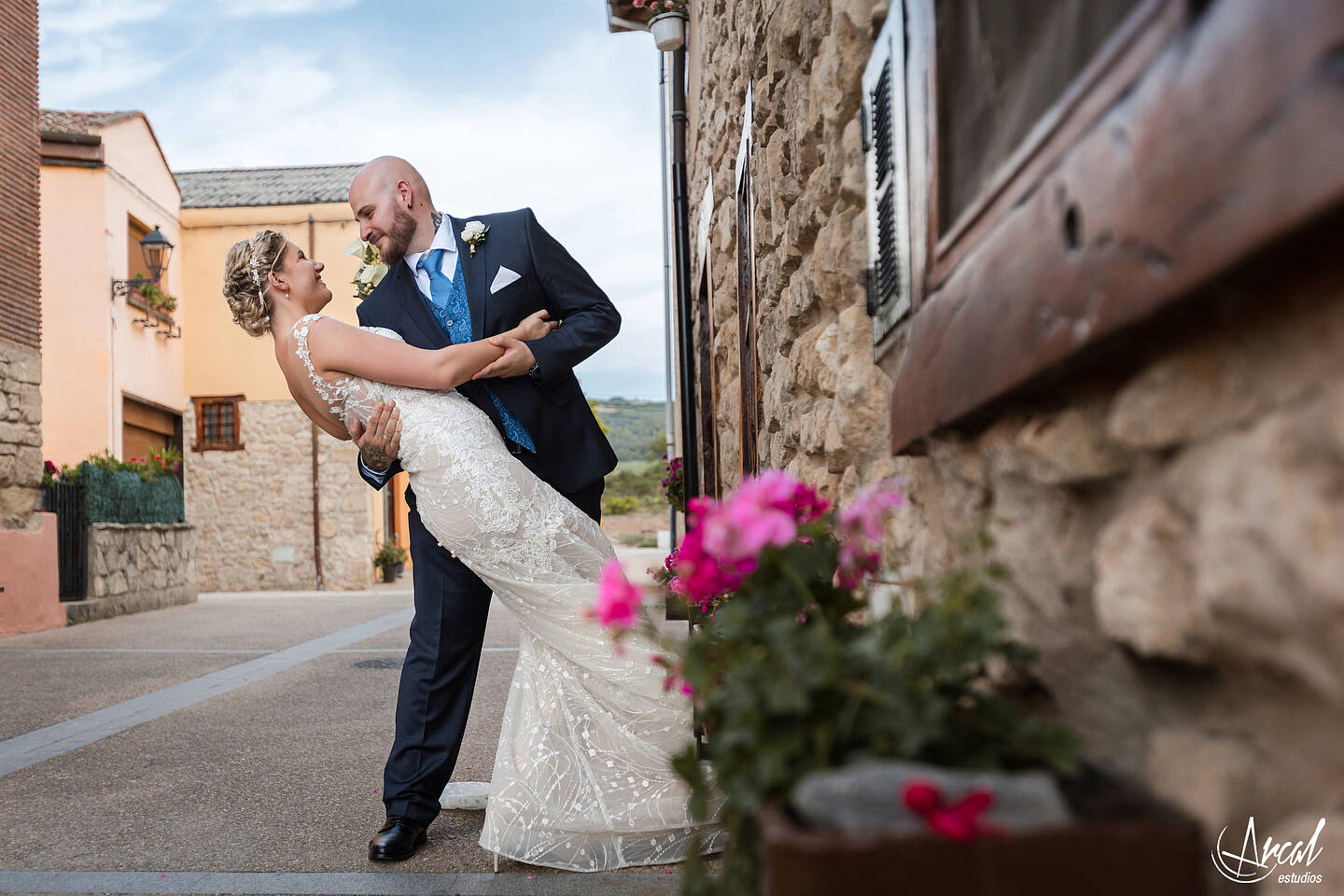 055_Alinushka Alina y Javier y katia la hija - CAsa de él Villalba de la rioja, casa de ella Haro, restaurante casa lola en Berantevilla
