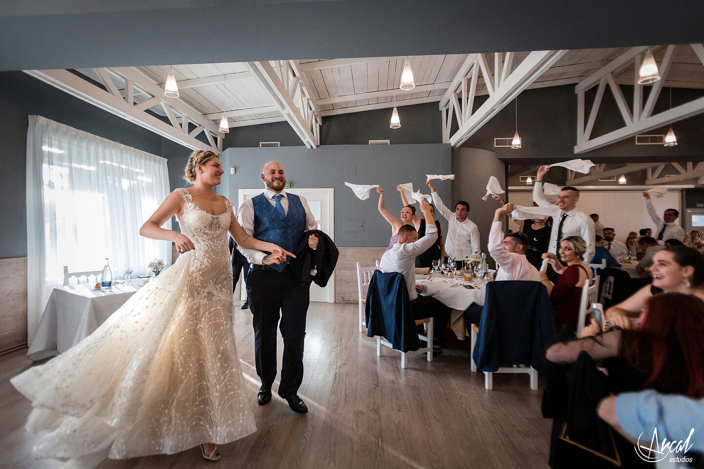 059_Alinushka Alina y Javier y katia la hija - CAsa de él Villalba de la rioja, casa de ella Haro, restaurante casa lola en Berantevilla