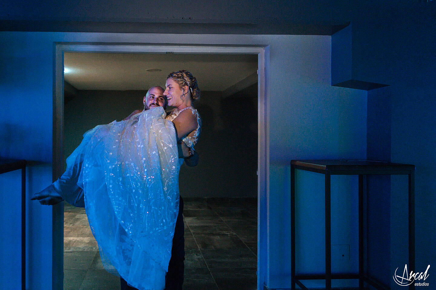 070_Alinushka Alina y Javier y katia la hija - CAsa de él Villalba de la rioja, casa de ella Haro, restaurante casa lola en Berantevilla