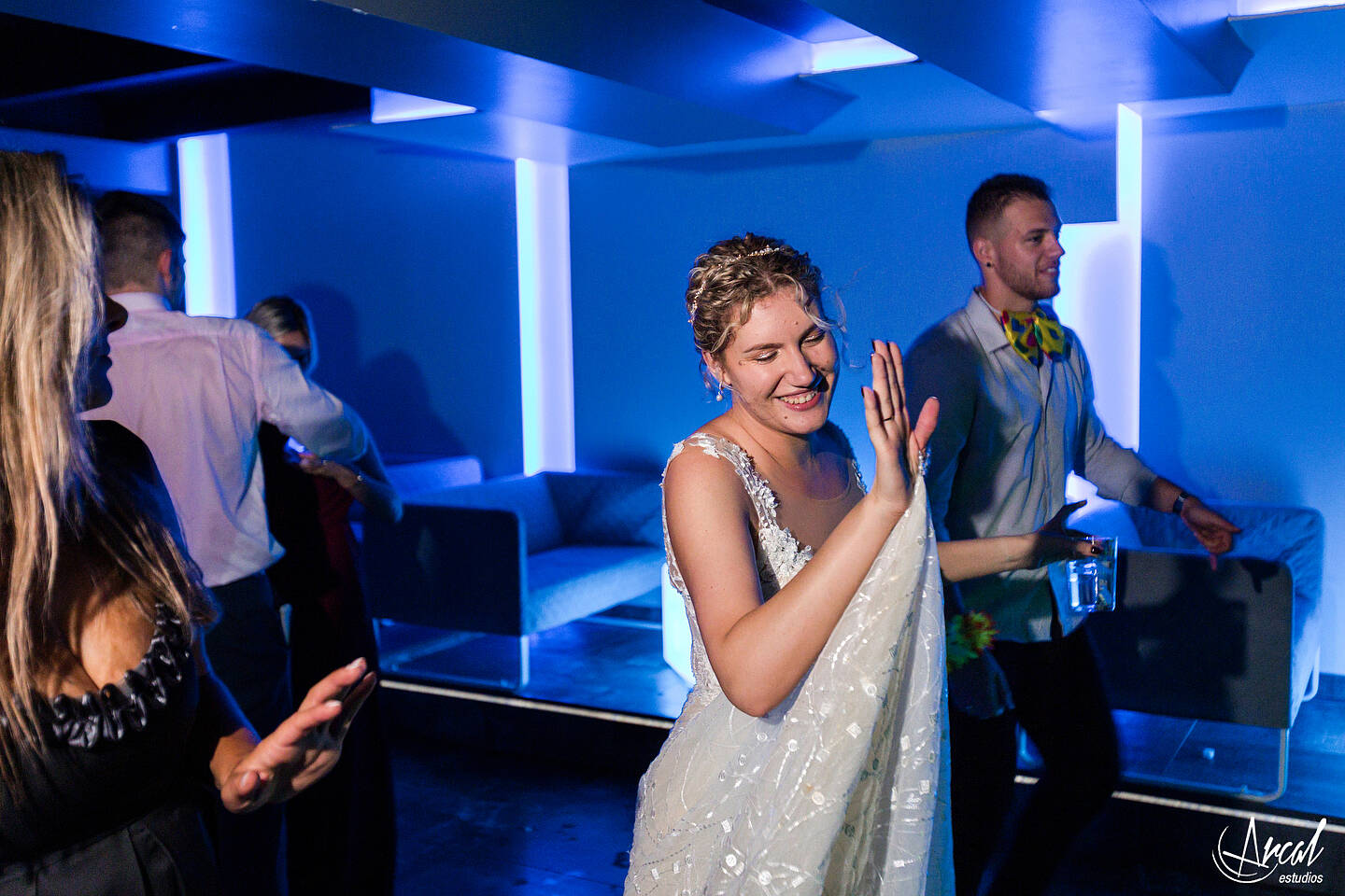 076_Alinushka Alina y Javier y katia la hija - CAsa de él Villalba de la rioja, casa de ella Haro, restaurante casa lola en Berantevilla