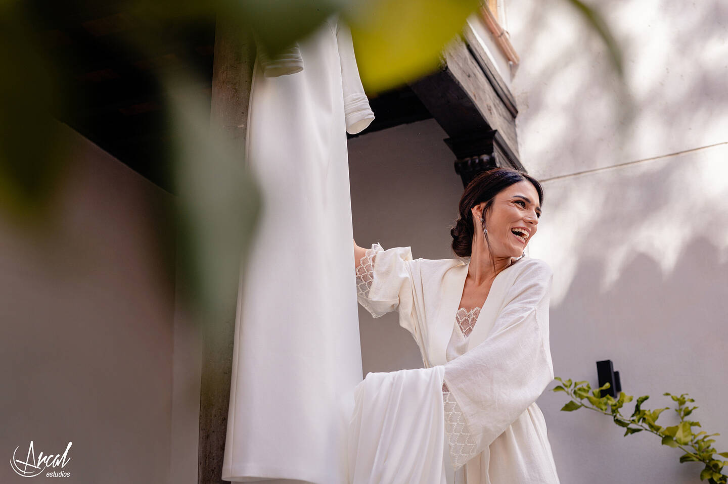 007_Alba y Alejandro_preparativos en Casa La Tiña, Granada, boda en Monasterio de la Cartuja, Palacio de los Córdoba, granadaA