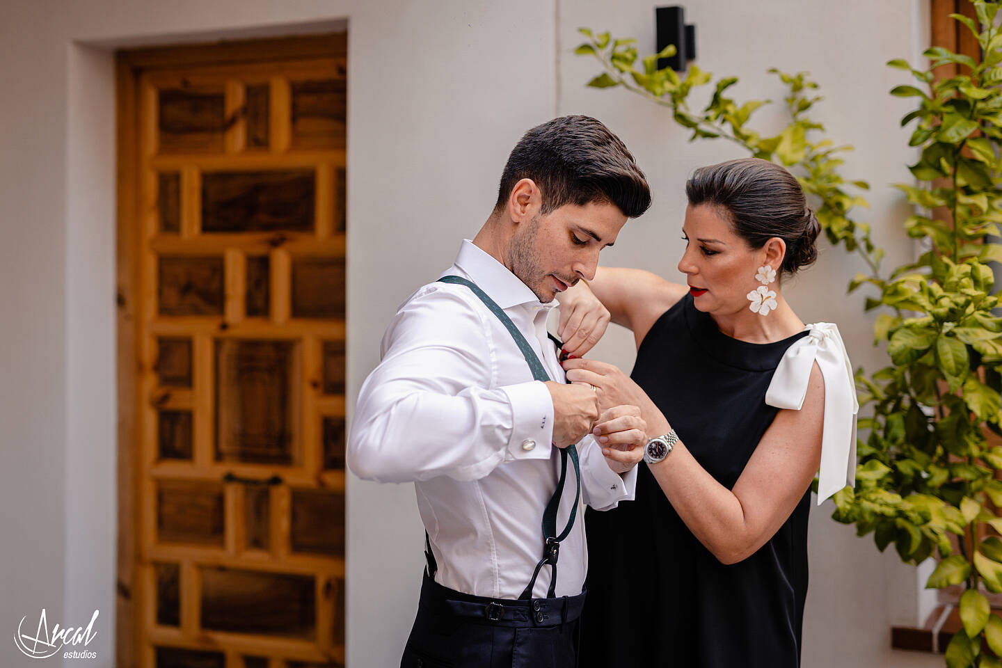 011_Alba y Alejandro_preparativos en Casa La Tiña, Granada, boda en Monasterio de la Cartuja, Palacio de los Córdoba, granadaA