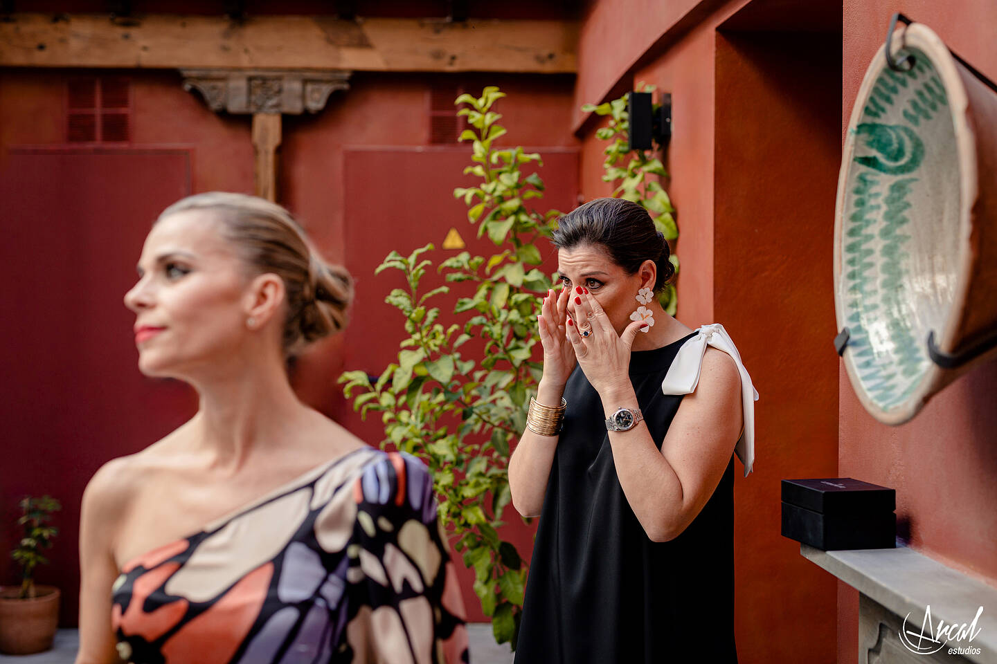 013_Alba y Alejandro_preparativos en Casa La Tiña, Granada, boda en Monasterio de la Cartuja, Palacio de los Córdoba, granada