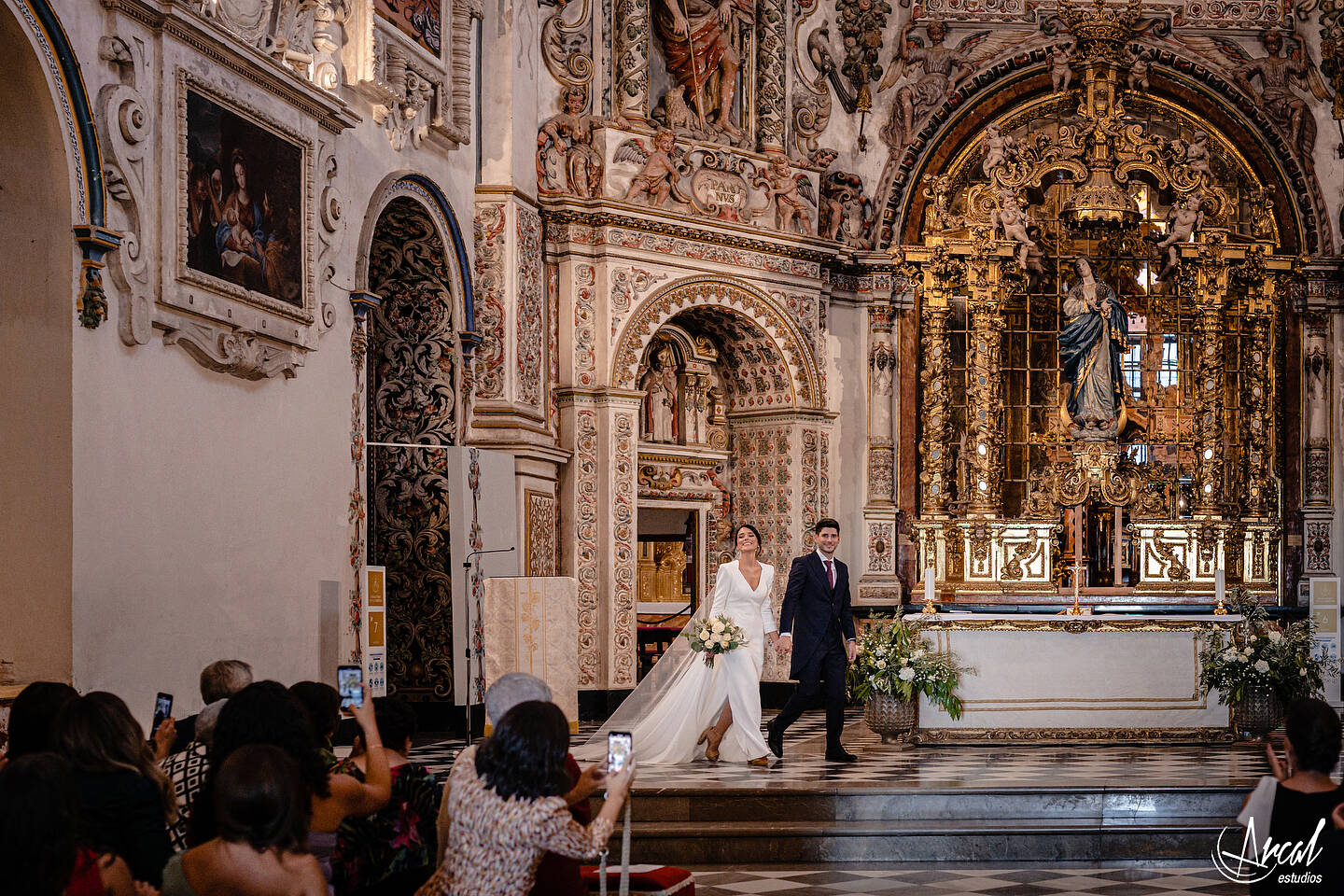 043_Alba y Alejandro_preparativos en Casa La Tiña, Granada, boda en Monasterio de la Cartuja, Palacio de los Córdoba, granada