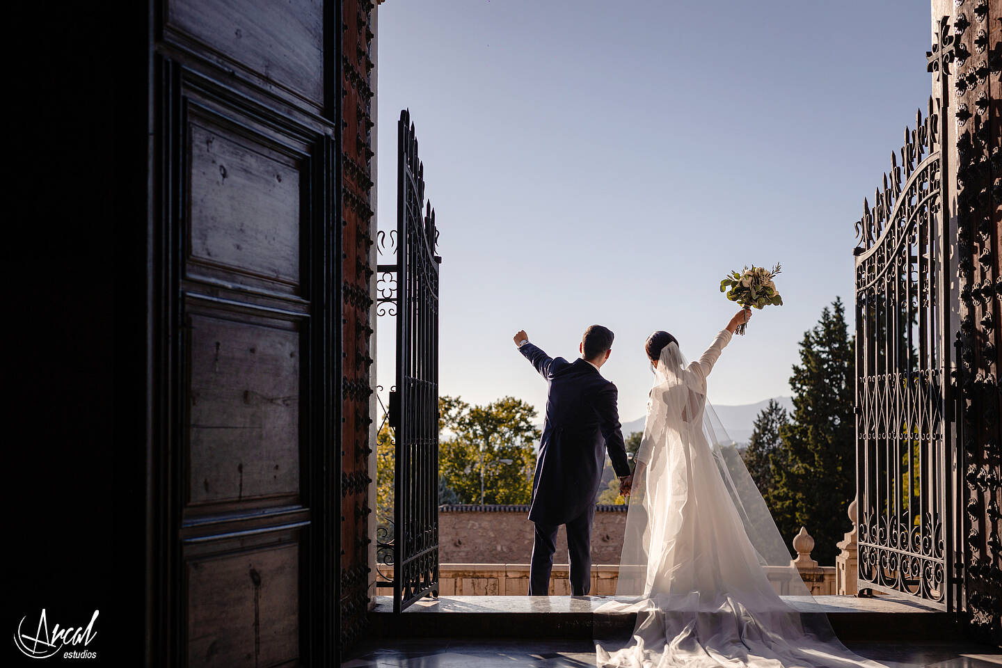 046_Alba y Alejandro_preparativos en Casa La Tiña, Granada, boda en Monasterio de la Cartuja, Palacio de los Córdoba, granadaA