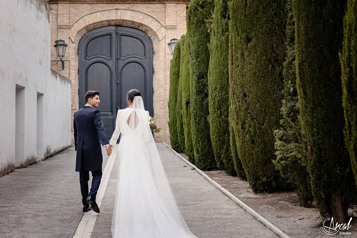 048_Alba y Alejandro_preparativos en Casa La Tiña, Granada, boda en Monasterio de la Cartuja, Palacio de los Córdoba, granada