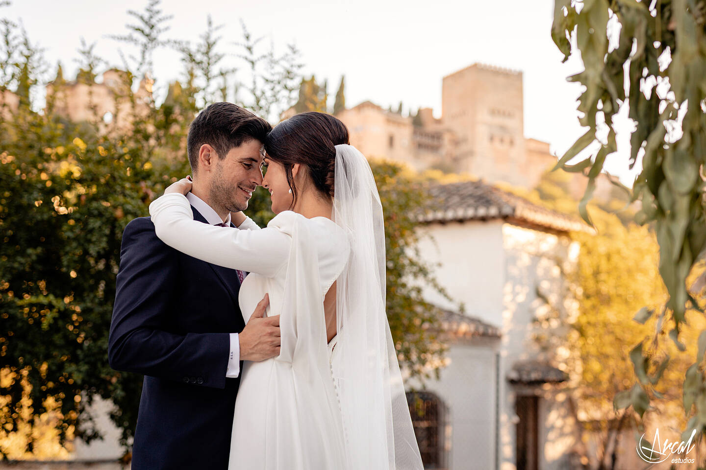 051_Alba y Alejandro_preparativos en Casa La Tiña, Granada, boda en Monasterio de la Cartuja, Palacio de los Córdoba, granada