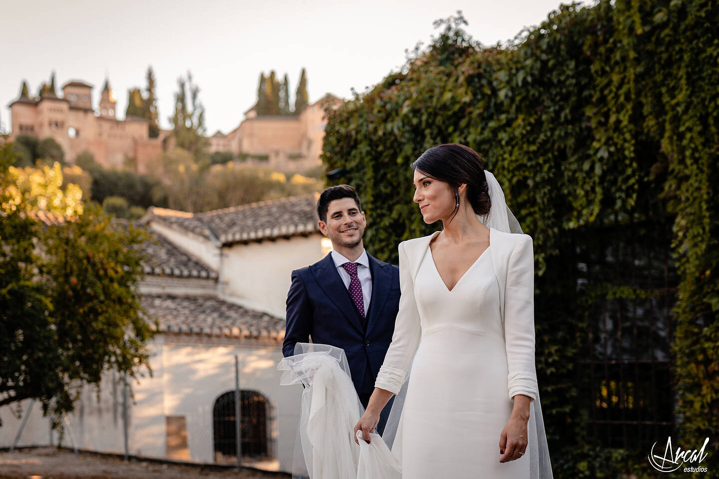 052_Alba y Alejandro_preparativos en Casa La Tiña, Granada, boda en Monasterio de la Cartuja, Palacio de los Córdoba, granada