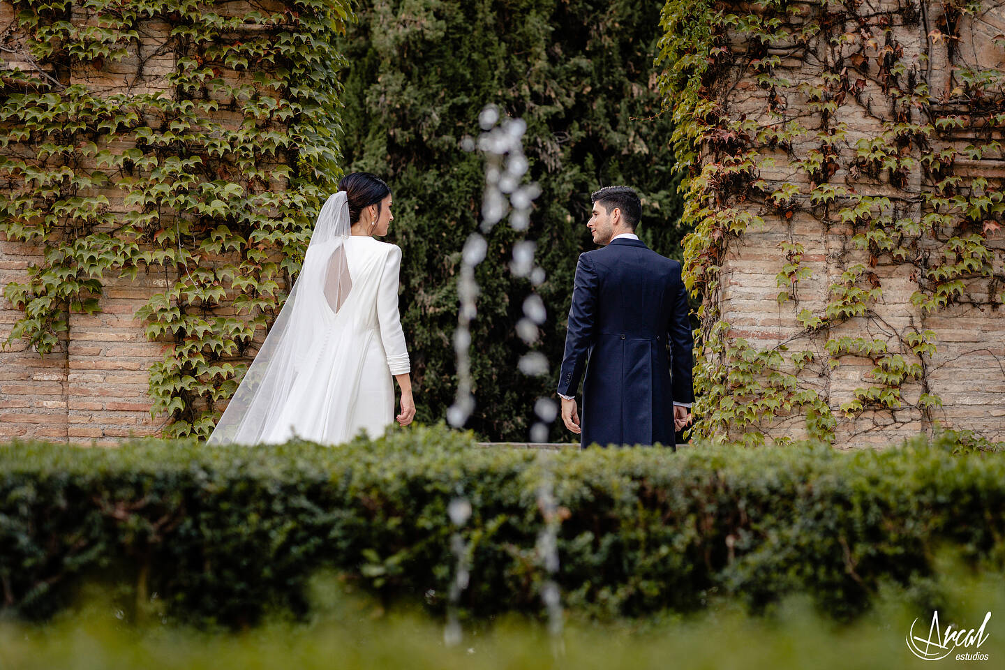054_Alba y Alejandro_preparativos en Casa La Tiña, Granada, boda en Monasterio de la Cartuja, Palacio de los Córdoba, granada