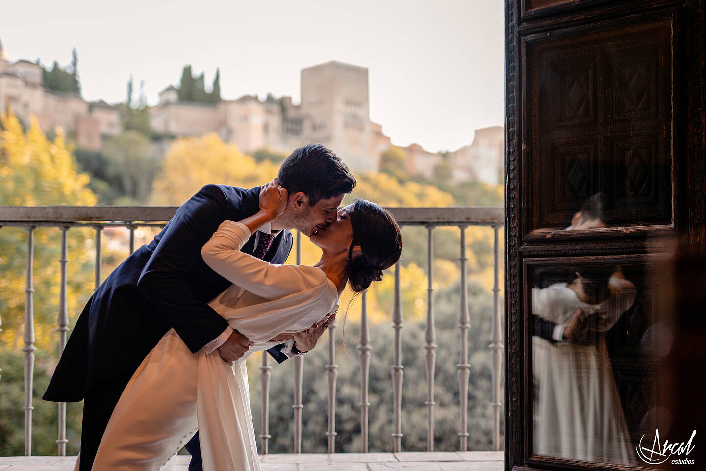 063_Alba y Alejandro_preparativos en Casa La Tiña, Granada, boda en Monasterio de la Cartuja, Palacio de los Córdoba, granada