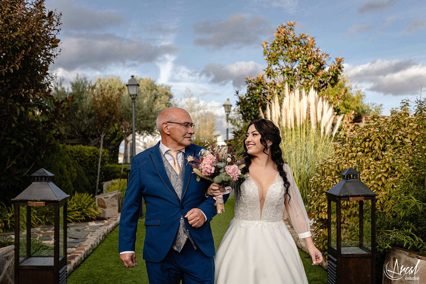 074_Sonia y Fran_Finca de bodas y eventos Los Olivos en el Vellon Madrid_@pronovias, @rachelplaisir, @avaguel, @floresnuevas, @nubeliart, @arcalestudios