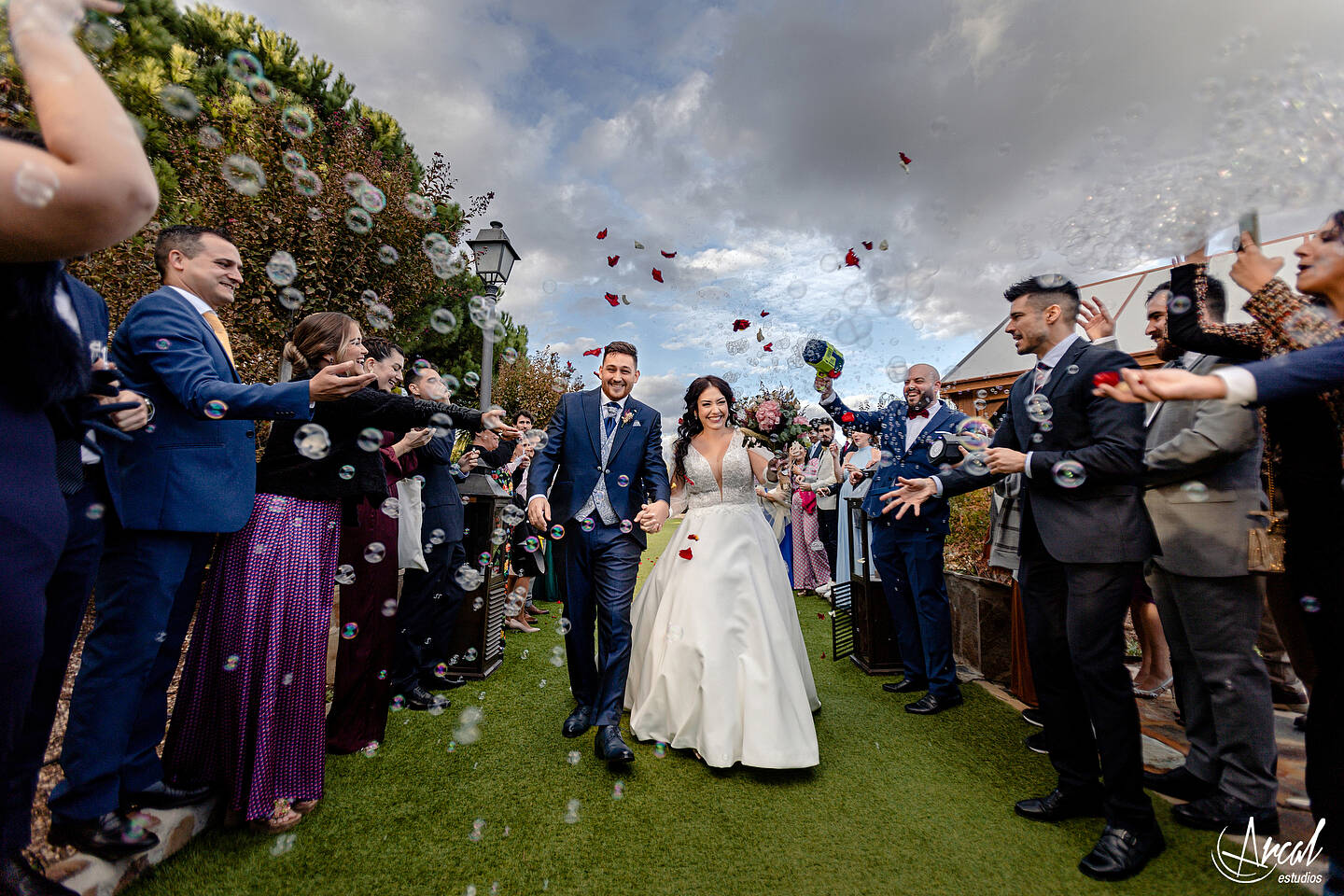 146_Sonia y Fran_Finca de bodas y eventos Los Olivos en el Vellon Madrid_@pronovias, @rachelplaisir, @avaguel, @floresnuevas, @nubeliart, @arcalestudios