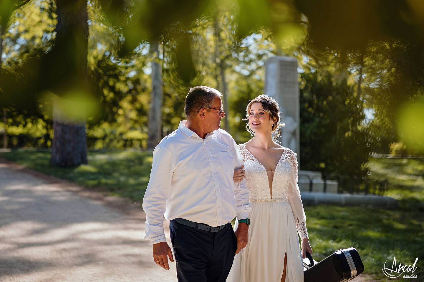 006_Mariola y Héctor, H&M Duo, Elopement Wedding en madrid, notaria frente a la casa de cristal, parque de retiro, notaria, Redes Sociales