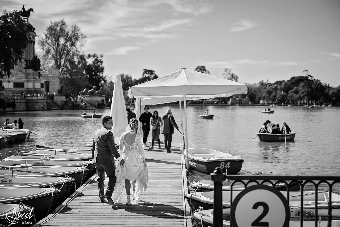 059_Mariola y Héctor, H&M Duo, Elopement Wedding en madrid, notaria frente a la casa de cristal, parque de retiro, notaria, Redes Sociales