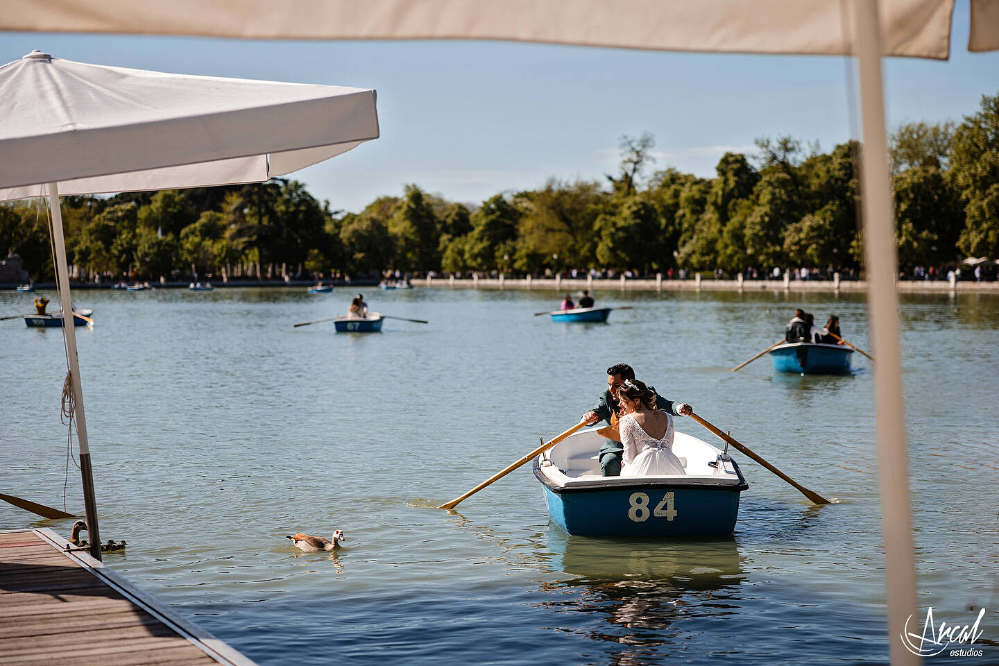061_Mariola y Héctor, H&M Duo, Elopement Wedding en madrid, notaria frente a la casa de cristal, parque de retiro, notaria, Redes Sociales