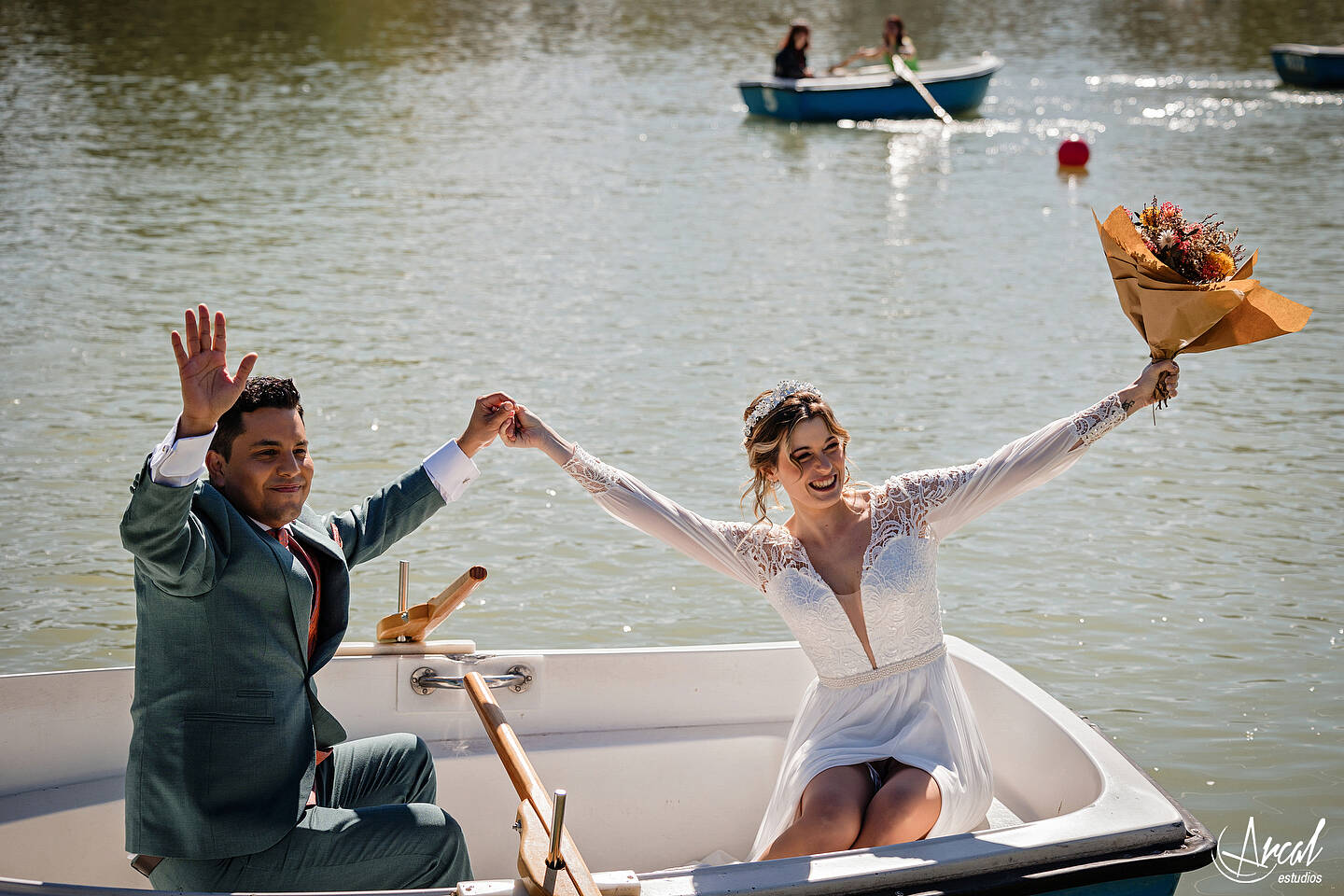 071_Mariola y Héctor, H&M Duo, Elopement Wedding en madrid, notaria frente a la casa de cristal, parque de retiro, notaria, Redes Sociales