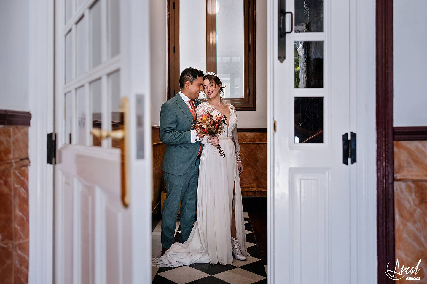 103_Mariola y Héctor, H&M Duo, Elopement Wedding en madrid, notaria frente a la casa de cristal, parque de retiro, notaria, Redes Sociales