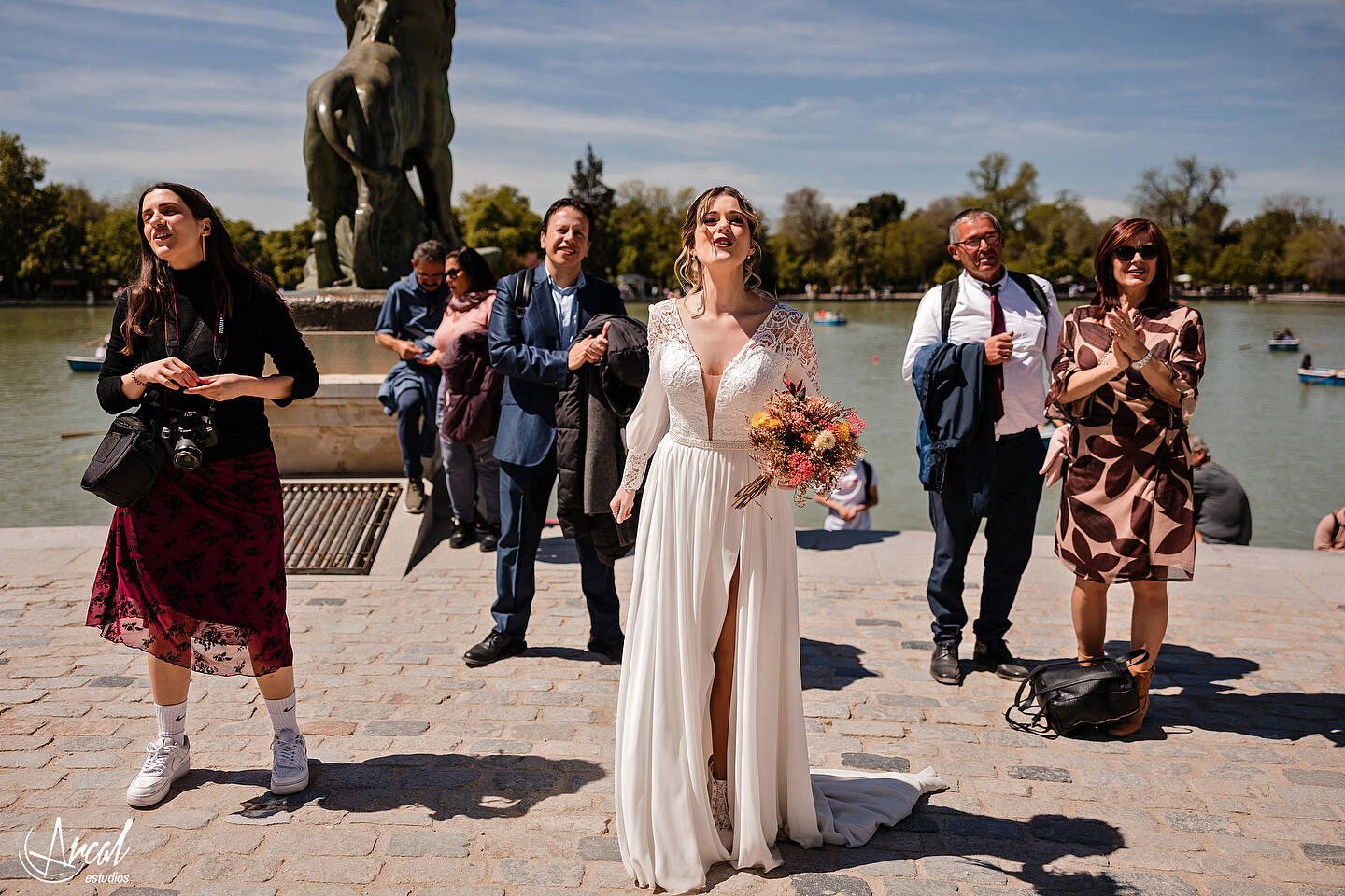 184_Mariola y Héctor, H&M Duo, Elopement Wedding en madrid, notaria frente a la casa de cristal, parque de retiro, notaria, Redes Sociales