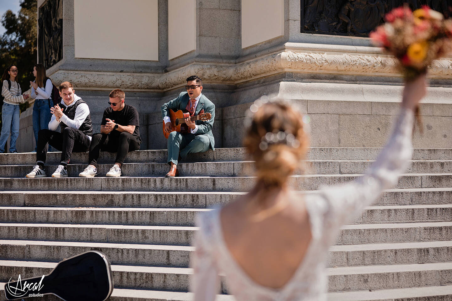 189_Mariola y Héctor, H&M Duo, Elopement Wedding en madrid, notaria frente a la casa de cristal, parque de retiro, notaria, Redes Sociales