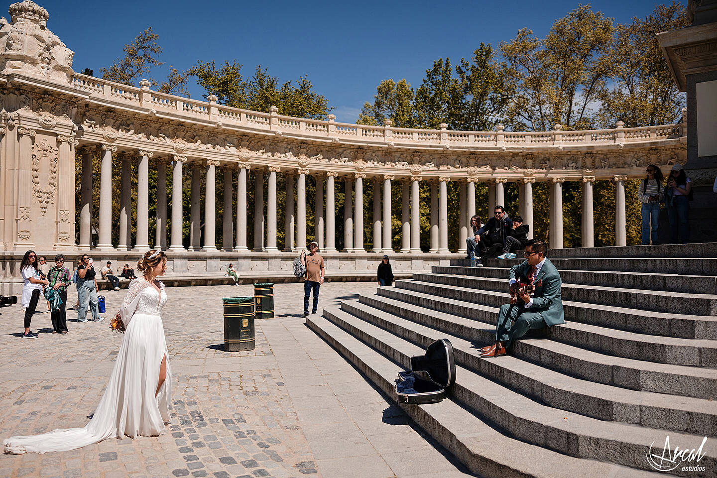194_Mariola y Héctor, H&M Duo, Elopement Wedding en madrid, notaria frente a la casa de cristal, parque de retiro, notaria, Redes Sociales