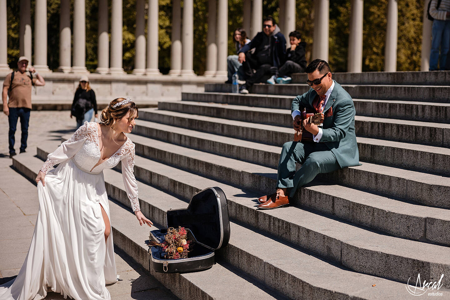 196_Mariola y Héctor, H&M Duo, Elopement Wedding en madrid, notaria frente a la casa de cristal, parque de retiro, notaria, Redes Sociales