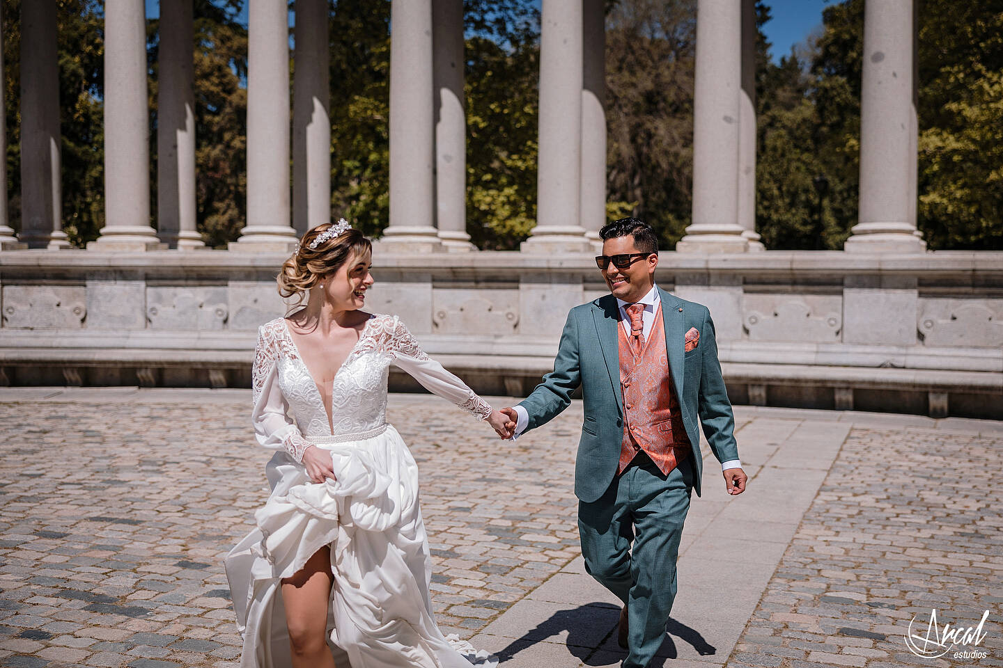222_Mariola y Héctor, H&M Duo, Elopement Wedding en madrid, notaria frente a la casa de cristal, parque de retiro, notaria, Redes Sociales