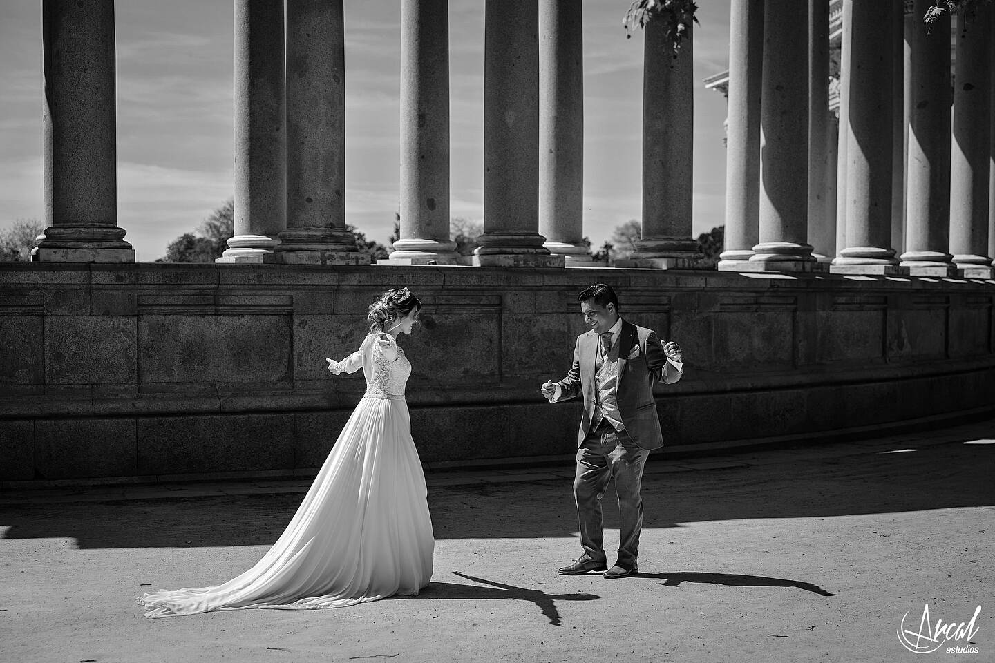 231_Mariola y Héctor, H&M Duo, Elopement Wedding en madrid, notaria frente a la casa de cristal, parque de retiro, notaria, Redes Sociales