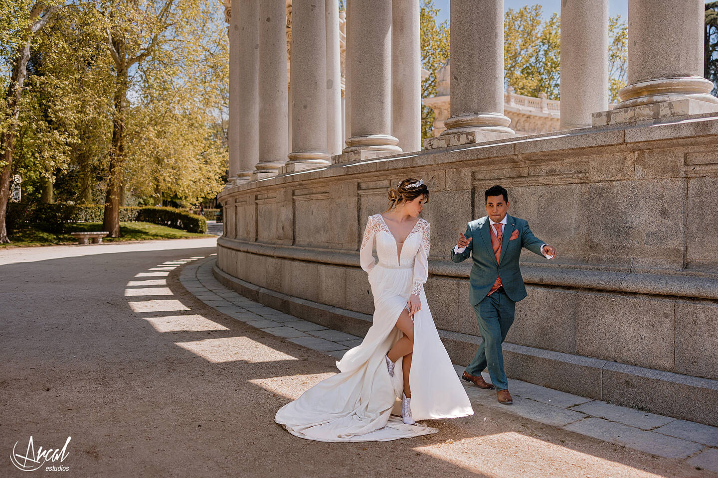 239_Mariola y Héctor, H&M Duo, Elopement Wedding en madrid, notaria frente a la casa de cristal, parque de retiro, notaria, Redes Sociales