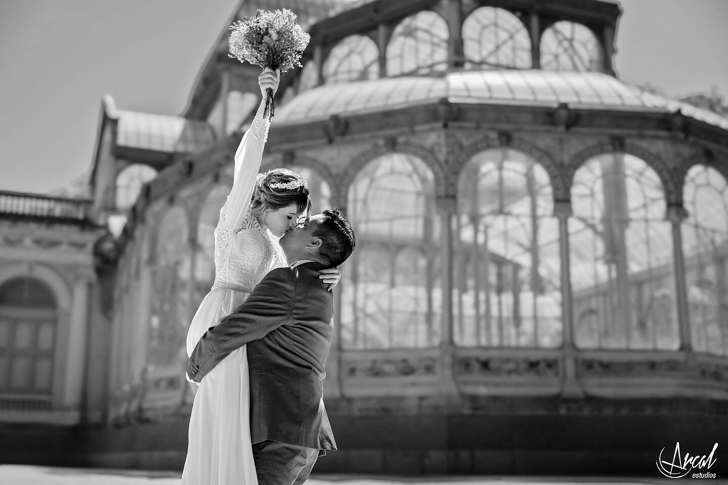 248_Mariola y Héctor, H&M Duo, Elopement Wedding en madrid, notaria frente a la casa de cristal, parque de retiro, notaria, Redes Sociales
