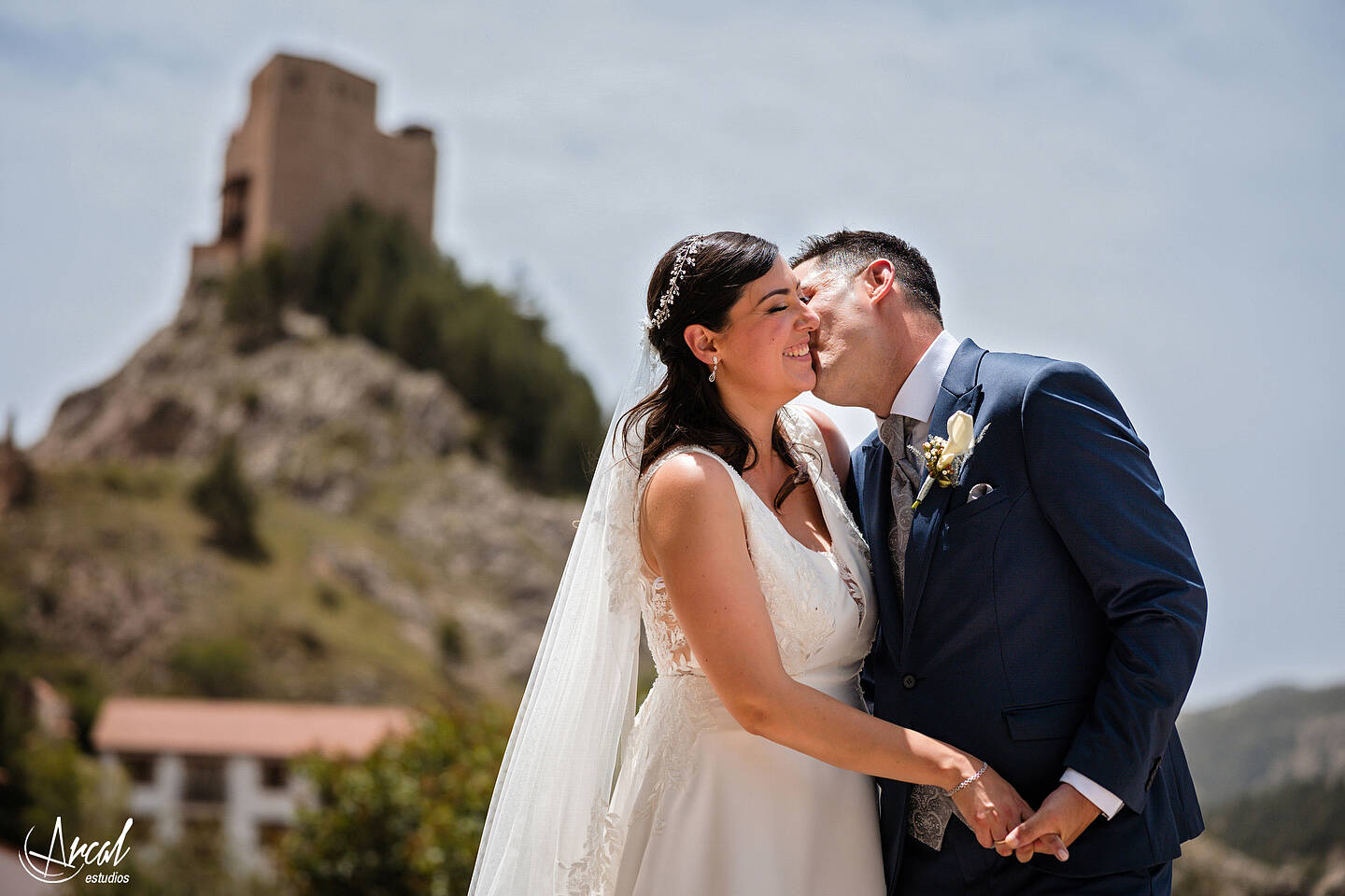 220_Alicia y Jose, casamiento en Parroquia de San Simón y San Judas y boda en finca en Alcalá de la Selva, TeruelA