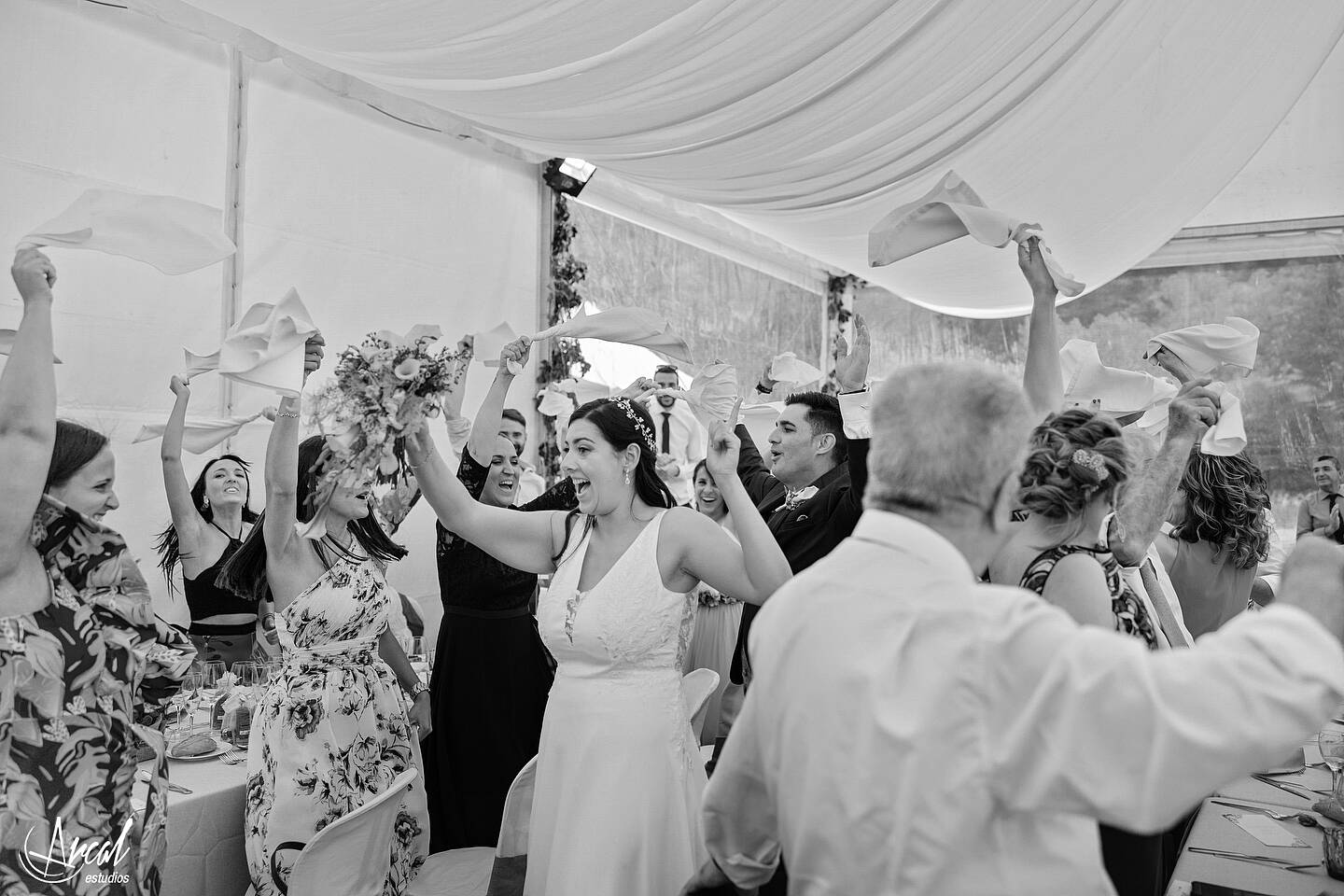 315_Alicia y Jose, casamiento en Parroquia de San Simón y San Judas y boda en finca en Alcalá de la Selva, Teruel.jpg_BYNA