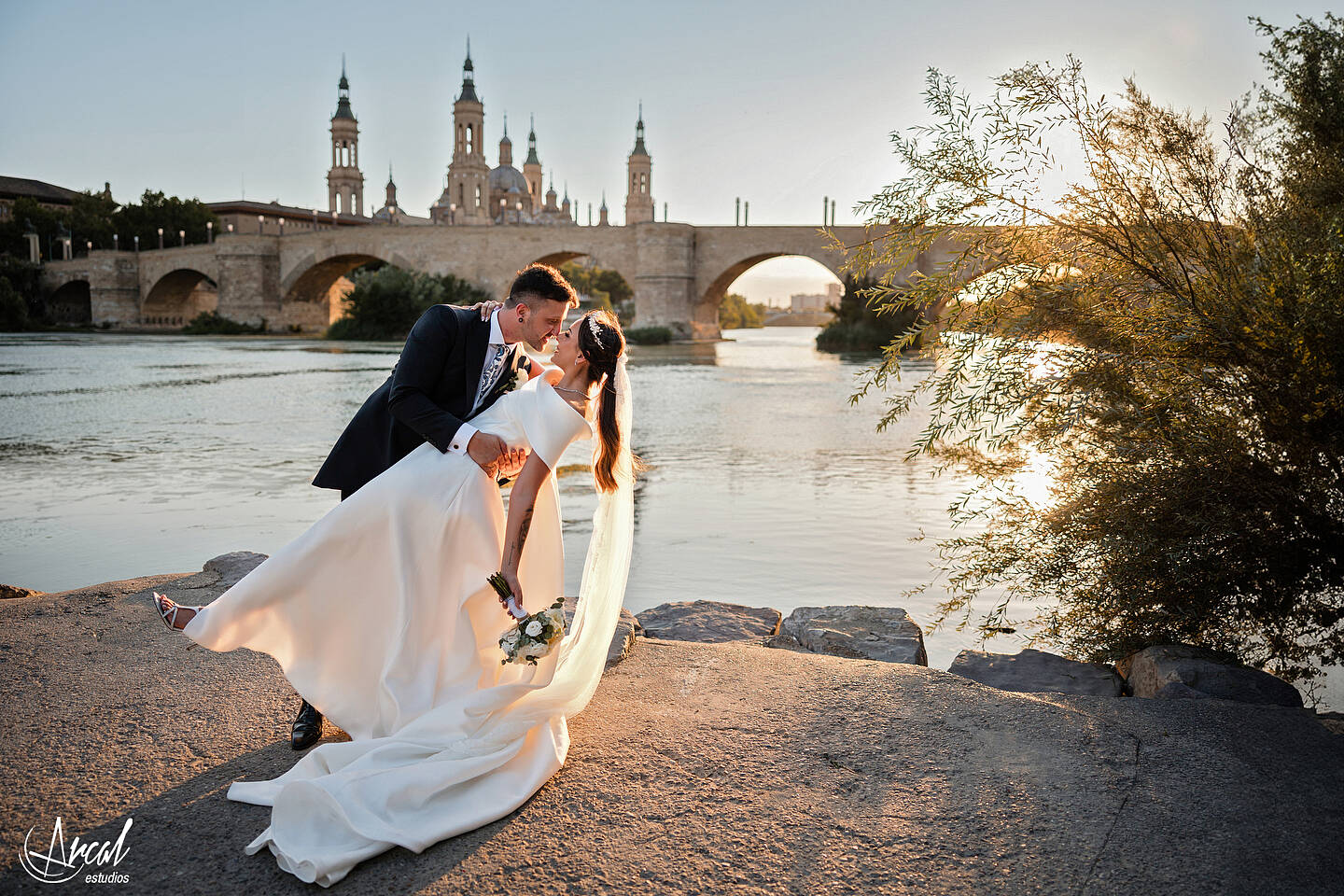 068_723_Sara y Jose, Boda en iglesia San Carlos Borromeo, Cóctel, Banquete y Fiesta en finca Sansui, Zaragoza.JPG