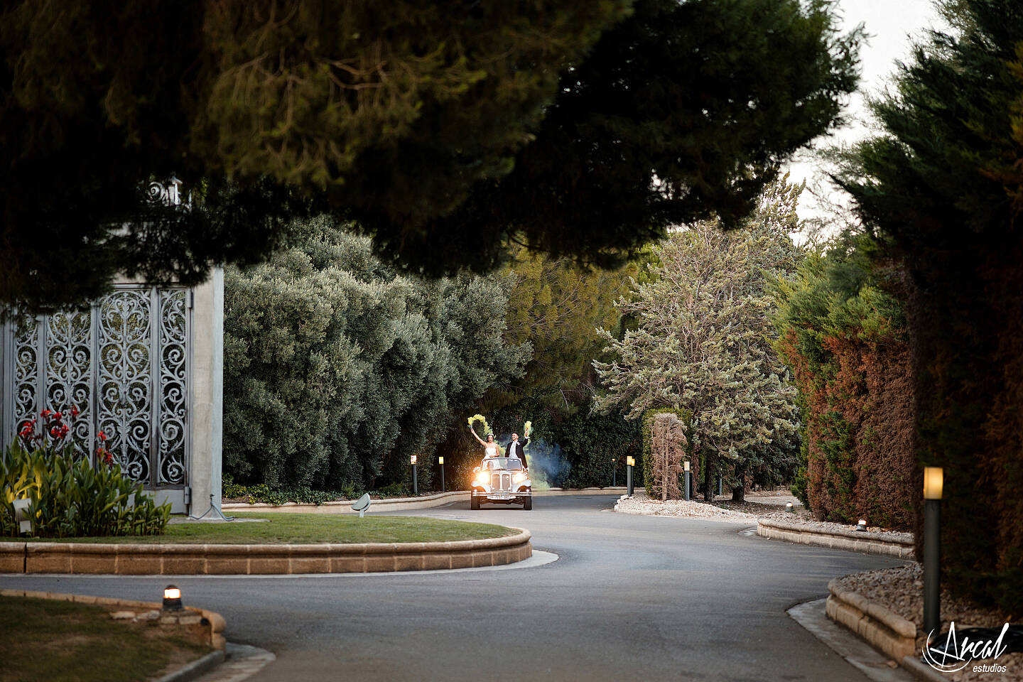 074_839_Sara y Jose, Boda en iglesia San Carlos Borromeo, Cóctel, Banquete y Fiesta en finca Sansui, ZaragozaA.JPG