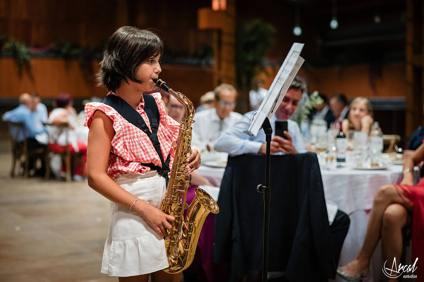 085_1092_Sara y Jose, Boda en iglesia San Carlos Borromeo, Cóctel, Banquete y Fiesta en finca Sansui, ZaragozaA.JPG