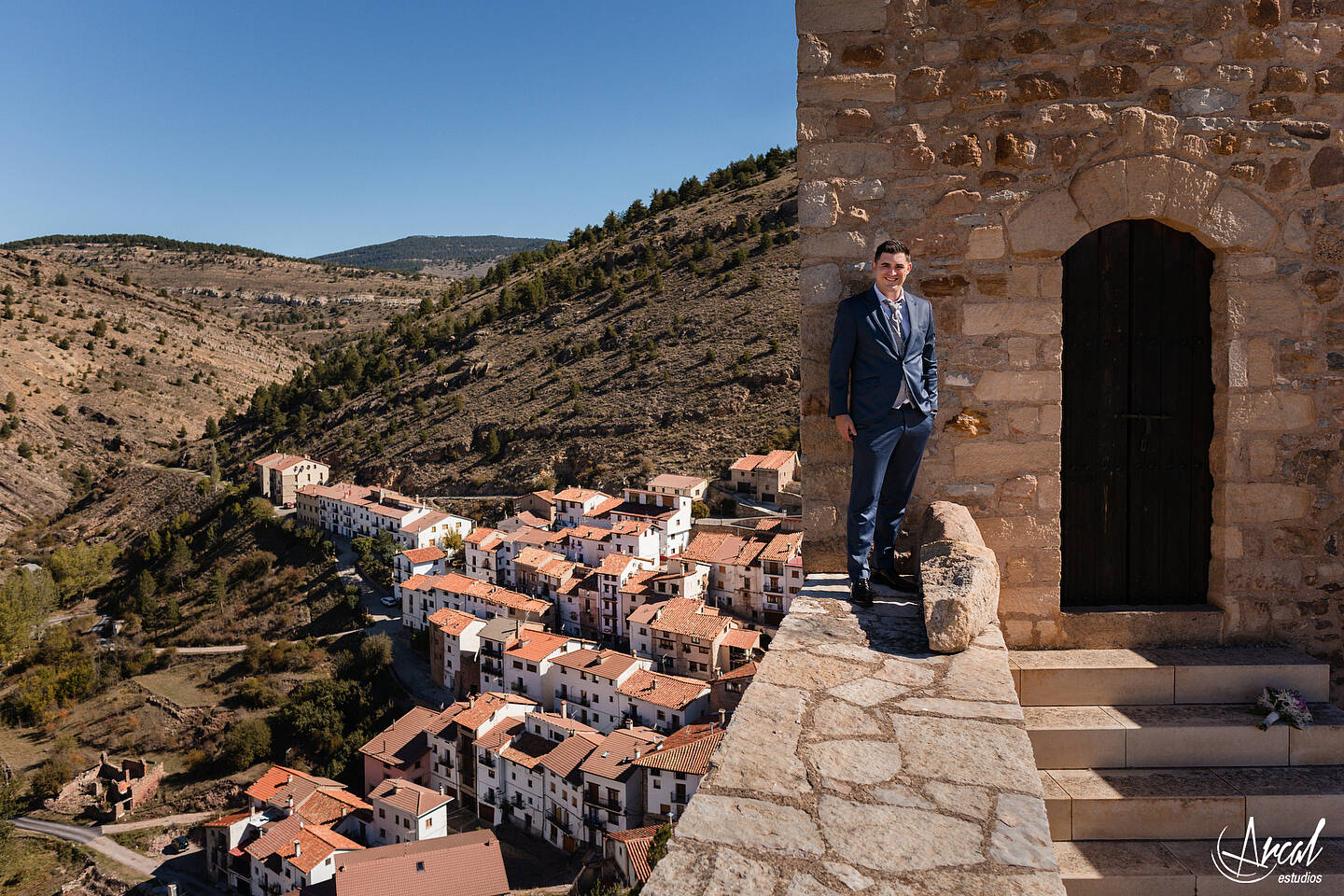 010_Alicia y Jose, postboda en el castillo de los Heredia, en Alcalá de la Selva, comarca de Gúdar-Javalambre, Teruel.JPG_Redes Sociales