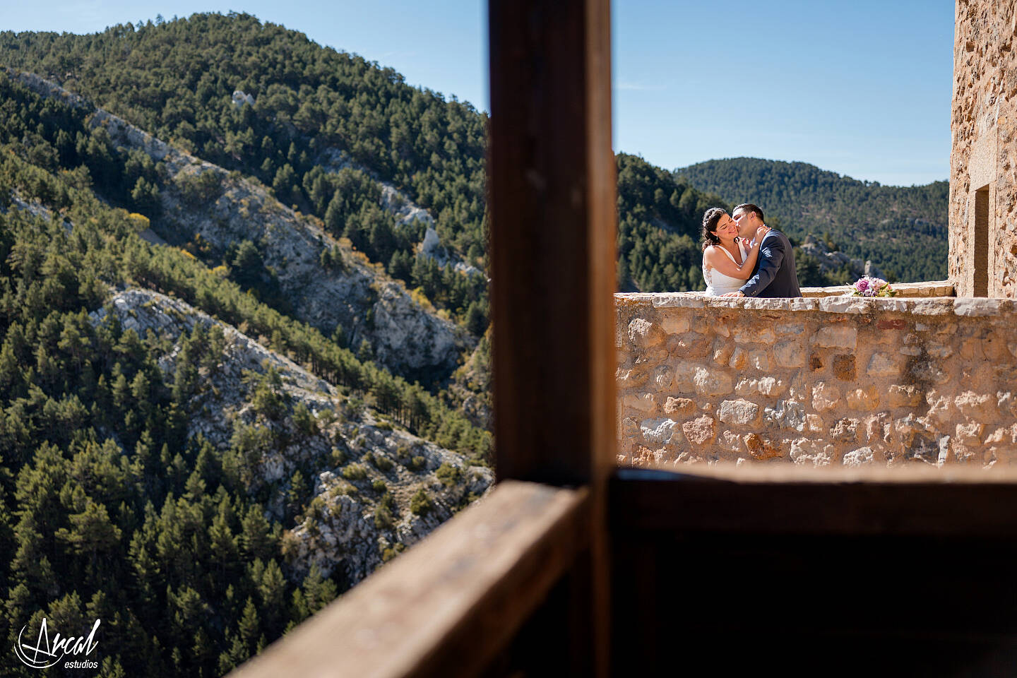 025_Alicia y Jose, postboda en el castillo de los Heredia, en Alcalá de la Selva, comarca de Gúdar-Javalambre, TeruelA.JPG_Redes Sociales