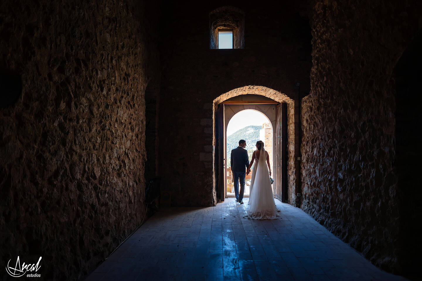 044_Alicia y Jose, postboda en el castillo de los Heredia, en Alcalá de la Selva, comarca de Gúdar-Javalambre, TeruelA.JPG_Redes Sociales